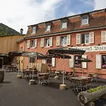 瓦涅尼餐厅酒店 2* 米特拉克
